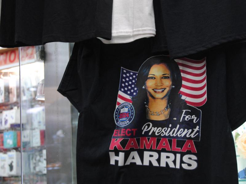 T-shirt depicting Kamala Harris